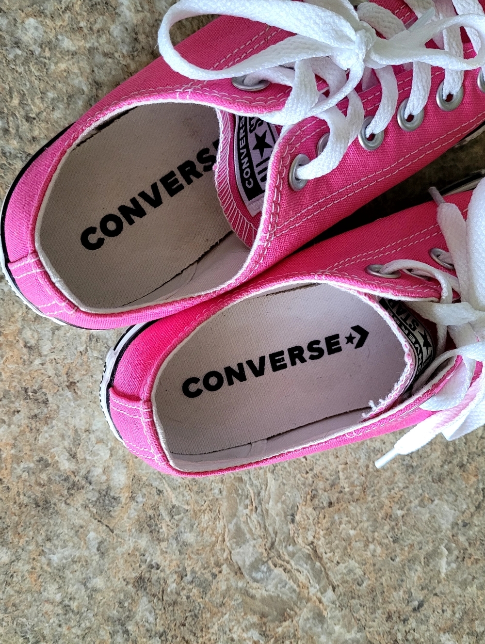 Pink Converse 💕 - Picture 3 of 11